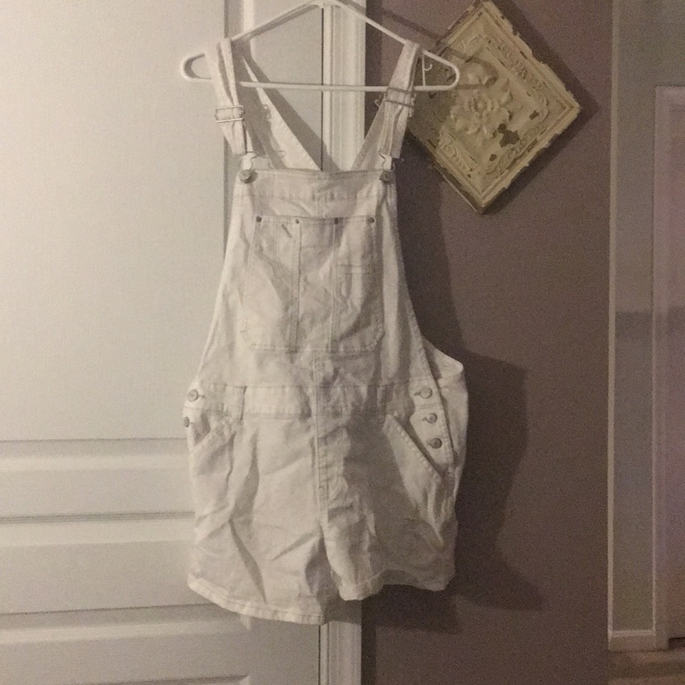 Short overalls